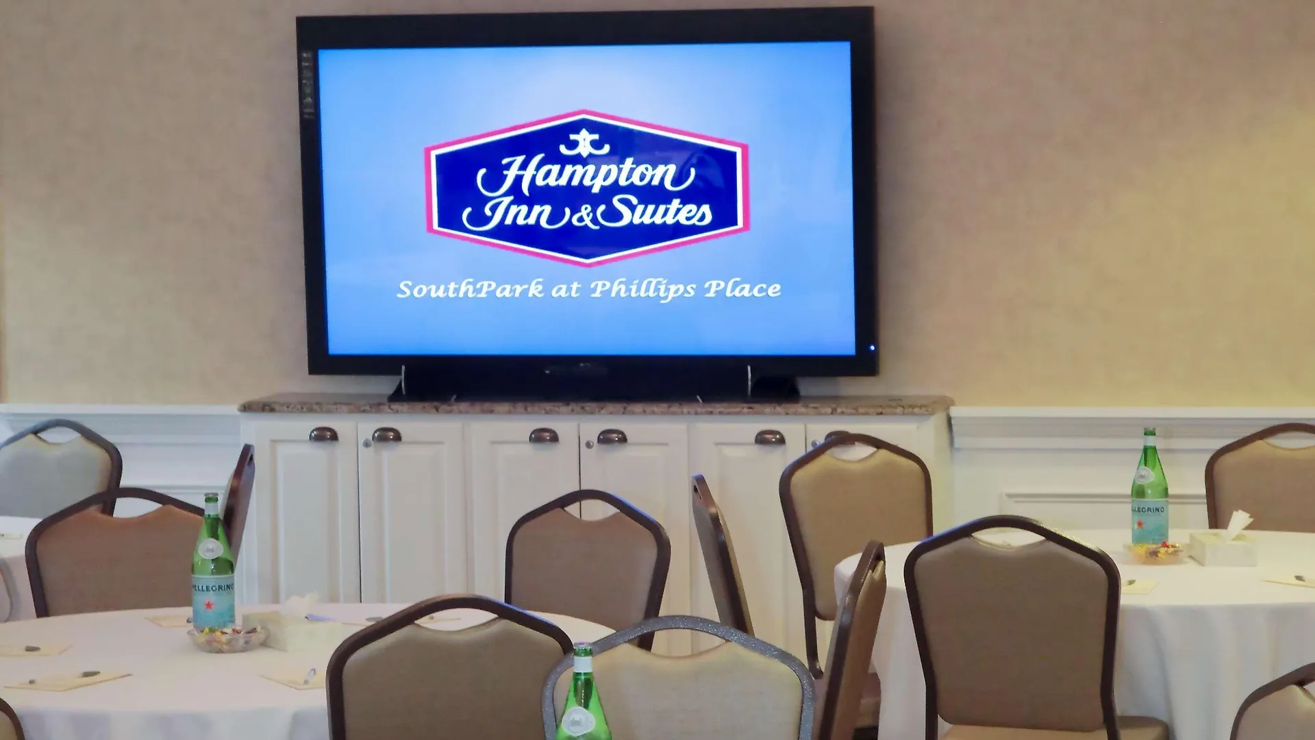 Hampton Inn & Suites South Park At Phillips Place Charlotte