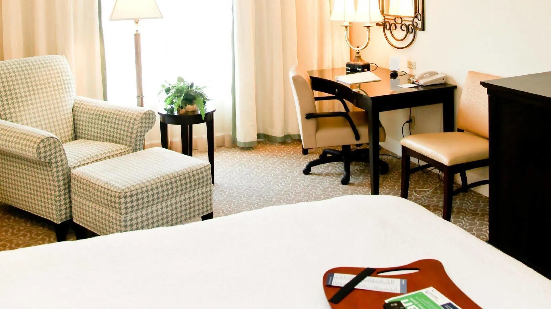 Hampton Inn & Suites South Park At Phillips Place Charlotte Hotel